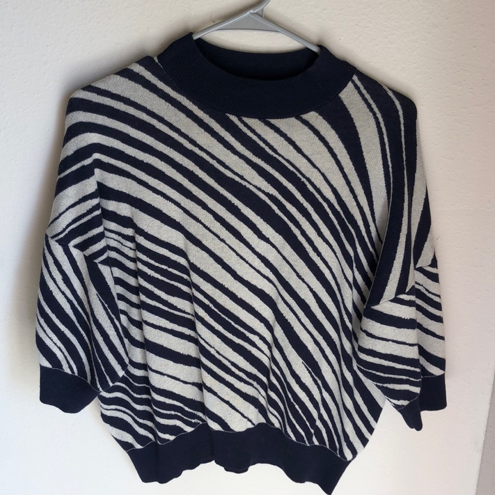 Ann Taylor - light weight sweater